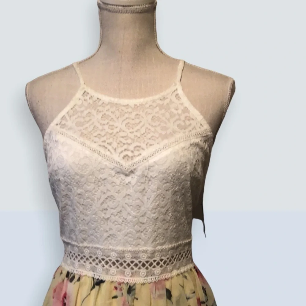 By & By fitted crochet bodice, print skirt. Sz 13